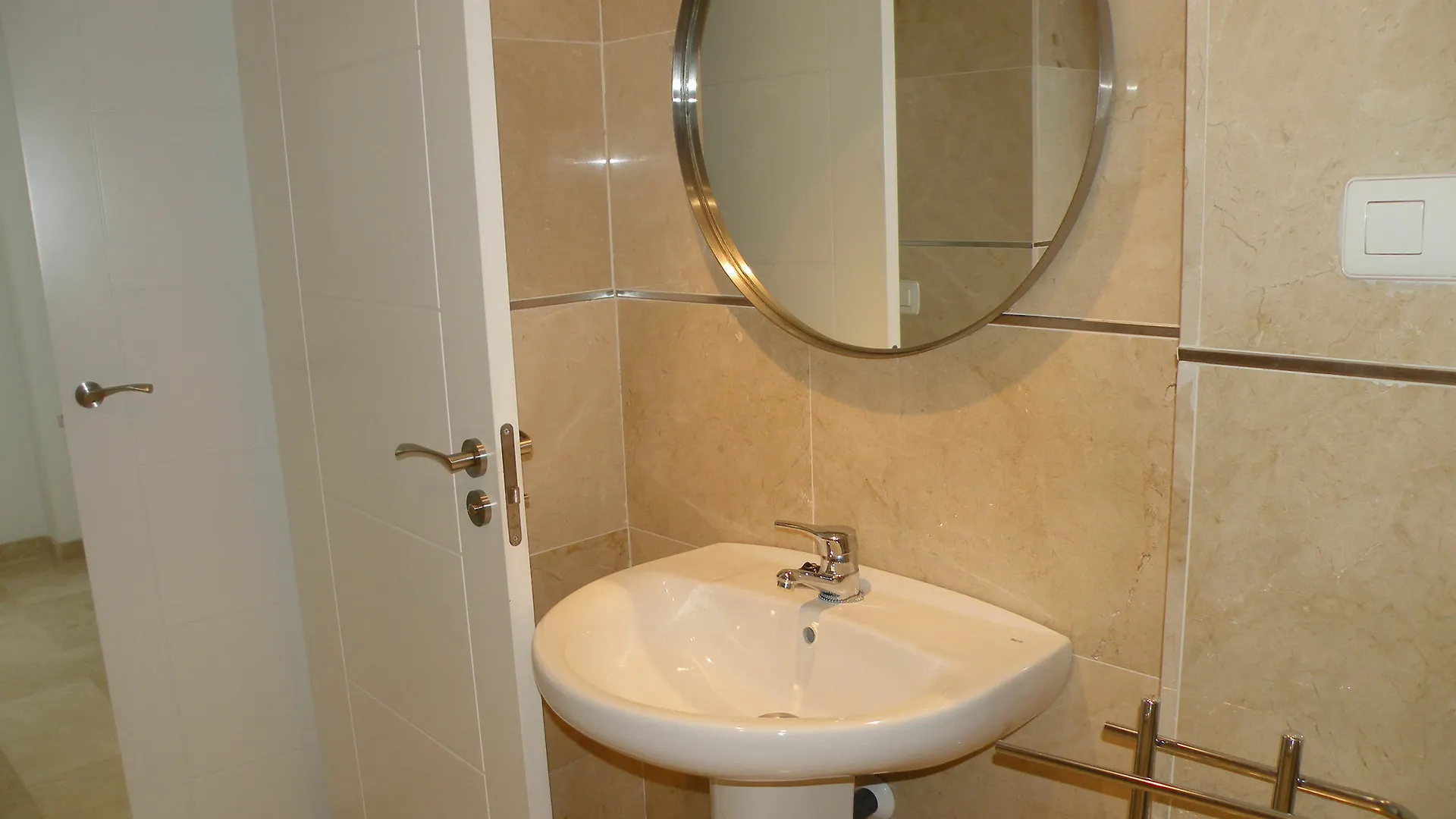 Apartamentos Doña Carmen Málaga 0*,  España
